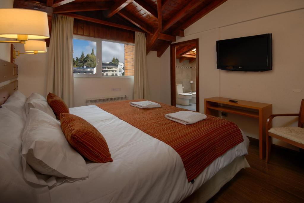 Double or Twin Room with City View